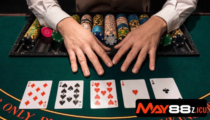 So sánh Poker online và offline